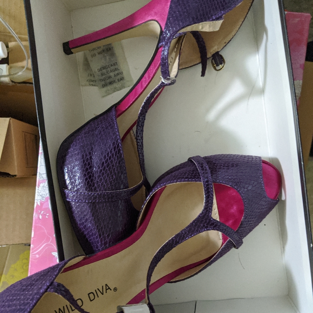 Shoes - Picture 3 of 3